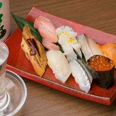 寿司に合う銘酒を厳選、広島の地酒も取り揃え