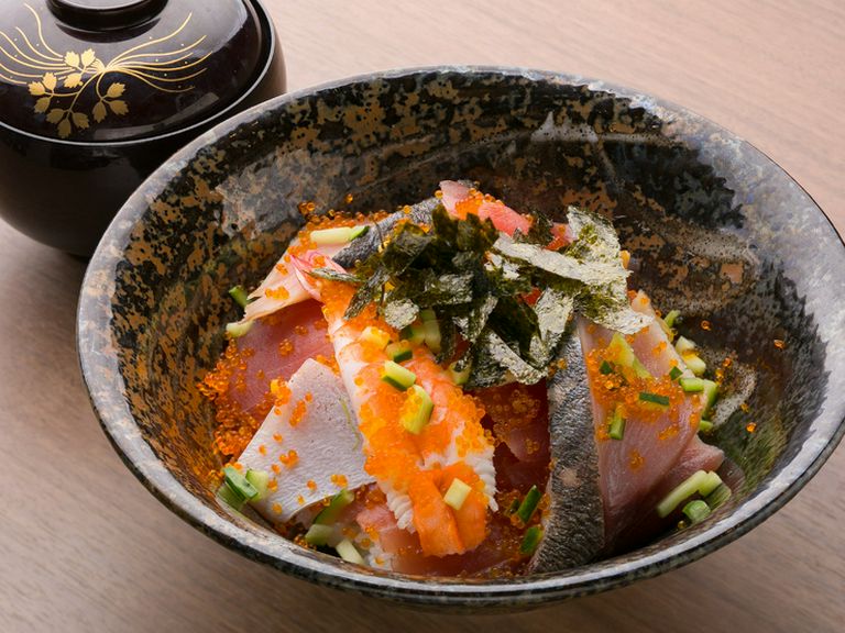 日替り海鮮丼 日替わり赤だし付き