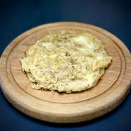 ふわふわ、トロトロの黒トリュフの卵焼き。まず香りに驚き、食感、味に喜びを感じます。ベースに隠している木ノ子が良い働きを。
