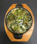 通常のコンビーフと違い、ほぼ脂を取り除いて赤ワインでマリネした和牛コンビーフ。
　コラーゲンたっぷりで、ヘルシー。そして美味しい。
