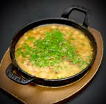 向原の自社農園で作った旬のお野菜を中心に、シンプルなドレッシングで。