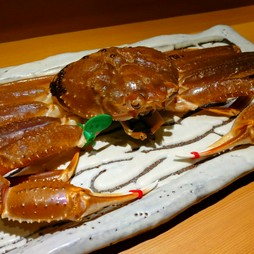 京都産間人蟹  通常の蟹コースとは別に活蟹コースのご予約も承っております。