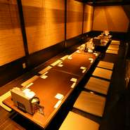 宴会には人数に応じて対応できるほりごたつ席がおすすめです。牛たんや仙台せり鍋など地元のうまいものを堪能できる『焼助コース』が人気。リーズナブルな『お手軽コース』もあります。