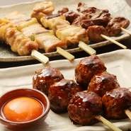 自慢の焼き鳥には、宮城産や岩手産の鶏肉を使用。一串のボリュームがあり、部位それぞれで違う素材の魅力がしっかり感じられます。子連れファミリーなら楽しい食育にも役立ちそうです。