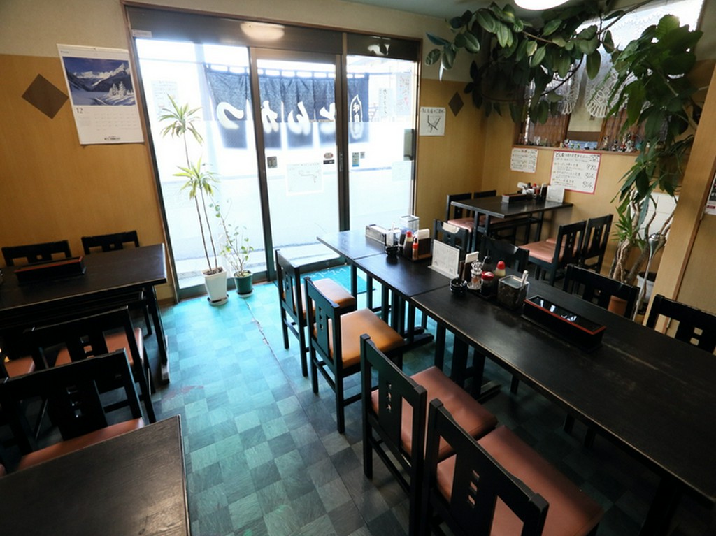 ゲストの都合を第一優先し、11:00～23:00までの通し営業を貫く