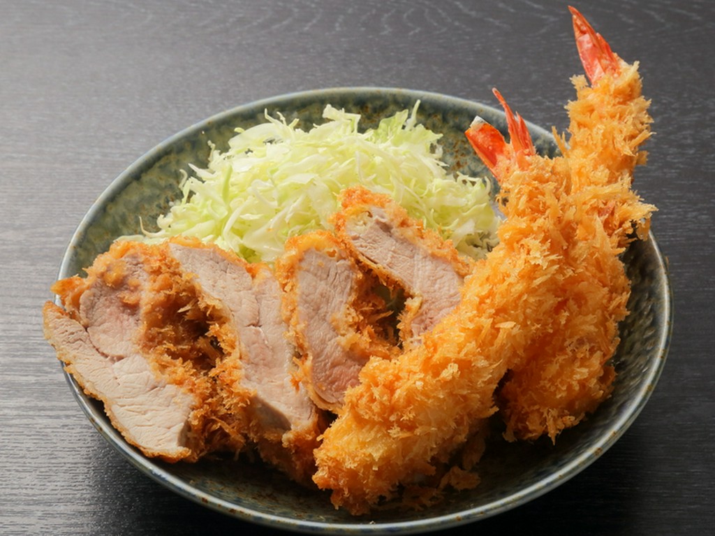 Bセット定食　（ヒレカツ・エビ2本）