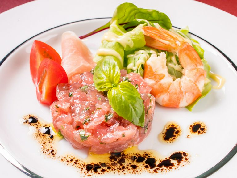 信頼のおけるプロが選ぶ、国内外から仕入れたこだわりの食材