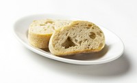 スペインでも良く食べられるイカのフリット
自家製アイオリソースとご一緒におめしあがりください！