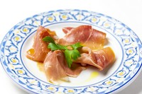 スペインの夏の定番「ガスパッチョ」
トマトの美味しい季節に、ぜひお召し上がりください。