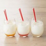 フルーツの甘みとほんのりヨーグルトの味わいのヨーグルト・レチェ(牛乳)ドリンク