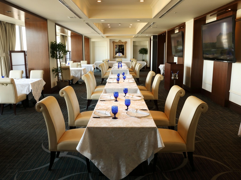 ワインも含まれる飲み放題が付いた専用のパーティープラン