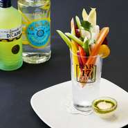 胡瓜、人参などのシャキシャキ野菜を
マヨネーズとジェノベーゼソースにディップして
お楽しみ下さい。
