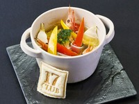 ガーリック入りオリーブオイルに溶け込んだ旨味を
バケットやワインとお楽しみ下さい。

