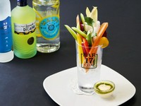 胡瓜、人参などのシャキシャキ野菜を
マヨネーズとジェノベーゼソースにディップして
お楽しみ下さい。
