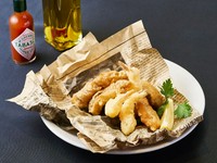 軽い食感のフリットです。
レモンと塩でサッパリとお召し上がり下さい。

