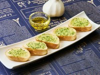 にんにく・パセリ・香辛料が香るブルギニヨンバターが溶け込んだ、
ワインのお供にピッタリの一品。


