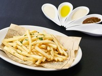 能登塩、アパ社長カレー、アンチョビ、トリュフ風味、サワークリーム味から
ディップを一つお選び下さい。
