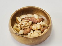 薫製したミックスナッツです