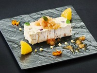 香ばしいナッツと無花果入りアイスケーキ