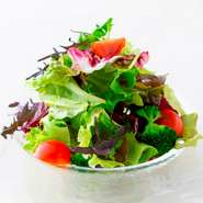 厳選野菜を使用したグリーンサラダです。