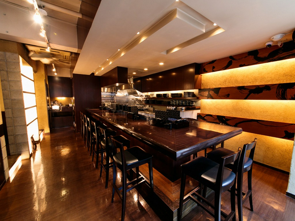 出来上がりを待つ楽しみがある、ライブ感あふれるカウンター席