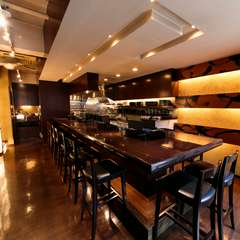 出来上がりを待つ楽しみがある、ライブ感あふれるカウンター席