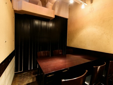プライベート感ある個室を完備。会食や家族連れにもおすすめ