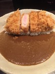 ホテル仕込みのカレーをカツに合うようにアレンジを加えた一皿。
カツも上ロースでご用意して贅沢かつ満足頂ける一品です！