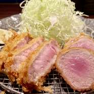 とんかつ六の最高峰である極上ロースと極上ヒレの盛り合わせに
女性に嬉しい小鉢とデザートまで付けて贅沢にご用意致しました。
是非一度ご賞味下さいませ。