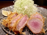 とんかつ六の最高峰である極上ロースと極上ヒレの盛り合わせに
女性に嬉しい小鉢とデザートまで付けて贅沢にご用意致しました。
是非一度ご賞味下さいませ。