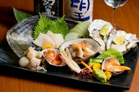 新鮮な魚介の刺し盛り付き。
お刺身としても、薬膳粥に乗せても、楽しんでいただけます。
・薬膳粥
・刺し盛り
・自家製豆腐
・手作りおかず2種
・蒸し野菜
・具だくさんの汁物
・薬膳茶