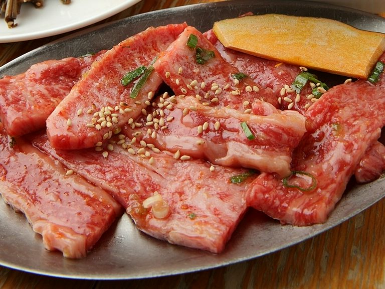 肉質が柔らかく、味の濃い黒毛和牛カルビ