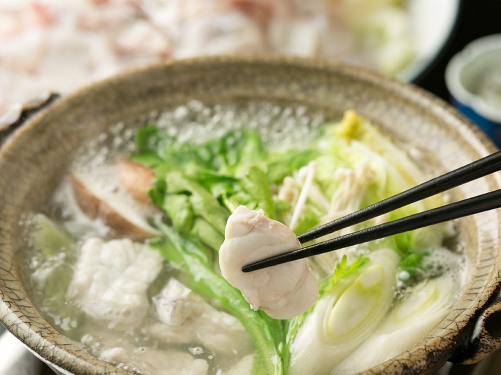 夏は鱧、冬はふぐ・あんこうなど、絶品の鍋料理を一年中味わえる