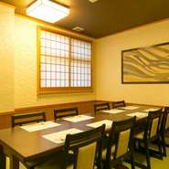 1975年の創業以来、ご家族や親族が集う場として愛用されているそう。料理の味に加え、畳敷きにテーブルを配した個室など、幅広い年代の方がくつろげる設えも人気。大事な宴席の場として、最適です。