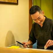 地物を中心とする旬食材を吟味し、手間暇かけた季節の和食をご提供。本格的な料理でありつつ、肩肘はらずにくつろげる雰囲気を大切に。お客様の「美味しかった」「ありがとう」のため、常に精進しております。