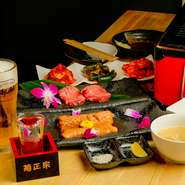 3種の『キムチ』、『りきちゃんスープ』などのサイドメニューも大好評。芋焼酎『魔王』、日本酒『久保田千寿』などの銘酒、ビール、ワイン、チューハイなど、ドリンクも充実し、リーズナブルにご提供しています。