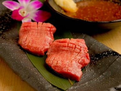 柔らかさ、脂の乗りともに最高。厚切りタン元限定の『特上タン』