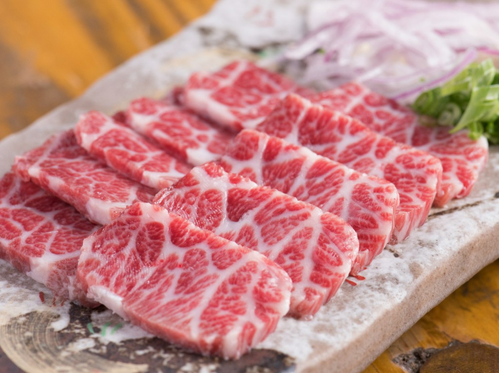 馬刺しの本場、熊本ならではの味。原価率100％の一推しメニュー『ちょうちん刺』