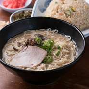 ラーメンは「あっさり」「コク味とんこつ」「醤油」から選べます。※写真は「あっさり」です