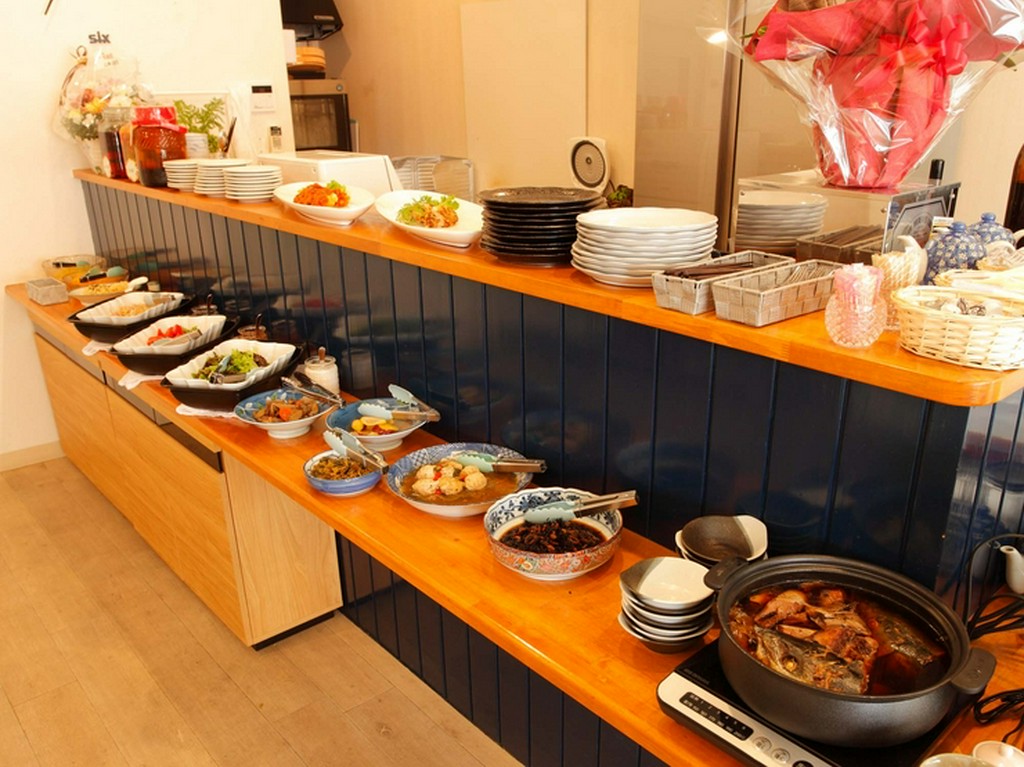 素材の旨みを最大限引き出した、癖になる甘めの味。肉を使わず、たっぷりの野菜でつくった『カレー』