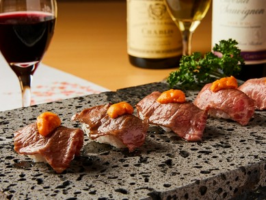 洗練された空間で、食事や会話を心ゆくまで堪能