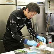 料理の味、居心地のよさと、細部にまで気を配っています。そのうえで、お客さまの要望にはできる限りお応えしたいと考えています。リクエストがありましたら、ぜひ一度ご相談いただければと思います。			