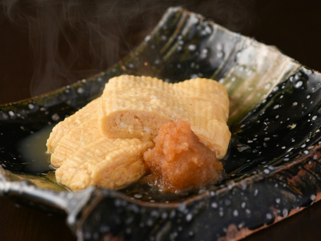 お酒の肴に最高！　ほわっととろける大人の『出汁巻き玉子』