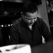 相手の想いに寄り添えるような料理づくりを心がけていますが、近づき過ぎないことも大切にしています。ほど良い距離感で食事をすることが、居心地の良さへと繋がっていきます。