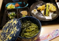 吉井・長尾製麺の茶そばを使用！天ぷらに明太子など『和』を彩り豊かに盛り込んだ御膳です。