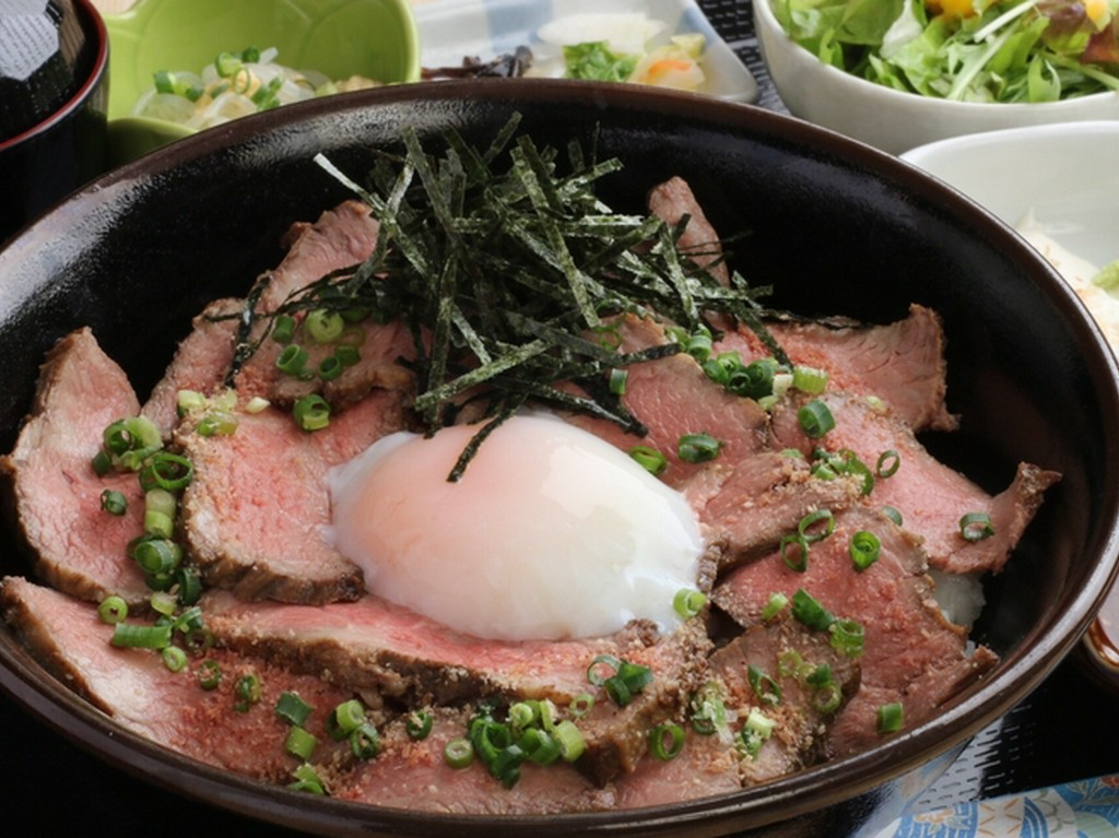 ローストビーフ丼定食
