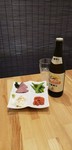 ビール(中瓶)１本と人気のおつまみ４種盛りセットです。ビールはキリン一番搾り、キリンラガー、アサヒスーパードライよりお選びいただけます。