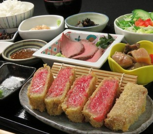 状態の良い高品質なA4クラス以上の黒毛和牛と地元産の野菜