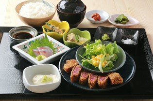 状態の良い高品質なA4クラス以上の黒毛和牛と地元産の野菜