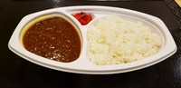特徴のあるガラムマサラの香りと、スパイシー感がクセになるブレンドカレーです。